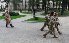 Фото 3: У Військово-медичному клінічному центрі Західного регіону облаштували внутрішній дворик