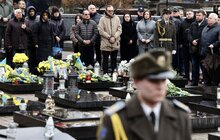 Фото 1: З нагоди Дня пам'яті Героїв Небесної Сотні у Львові підняли прапор Андрія Дигдаловича, який загинув на Майдані (відео)