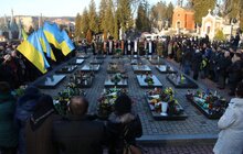 Фото 9: У Львові на Личакові вшанували Героїв Небесної Сотні