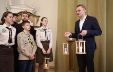 Фото 6: Пластуни та скаути передали місту Вифлеємський вогонь миру