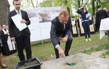 Фото 16: На «Губернаторських валах» заклали пам’ятну капсулу з нагоди початку спорудження пам’ятника-меморіалу Героям Небесної Сотні