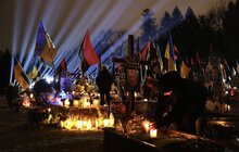 Фото 7: Світло для світу: у Львові над могилами українських Героїв у небо запустили промені пам'яті (відео)