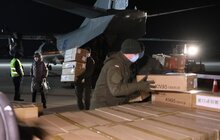 Фото 6: До Львова прибули медичне обладнання та тести на коронавірус, придбані в Китаї