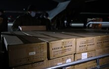 Фото 8: До Львова прибули медичне обладнання та тести на коронавірус, придбані в Китаї