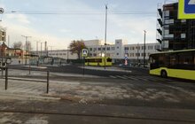 Фото 3: На пл. Двірцевій почав курсувати громадський транспорт — 3 трамвайних маршрути і 13 автобусних