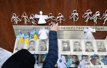 Фото 21: У Львові сотнями паперових ангелів вшанували пам’ять Героїв Небесної Сотні (фото/відео)