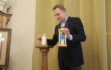 Фото 3: Пластуни передали мерії Вифлеємський вогонь миру