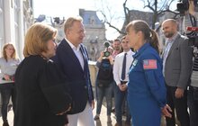 Фото 2: «Приємно бачити так багато людей — це означає, що місто живе», — американська астронавтка про Львів