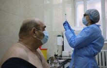 Фото 2: У Львові від Covid-19 уже вакцинують тих, хто забезпечує життєдіяльність міста