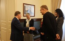 Фото 1: До Львова з першим офіційним візитом прибув Надзвичайний і Повноважний Посол Великої Британії в Україні