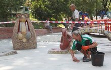 Фото 1: Триває реконструкція дитячого майданчика біля львівського цирку