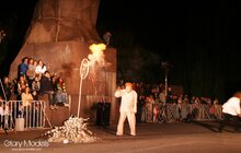 Фото 51: Відкриття фестивалю «Золотий лев» вуличною виставою «Вишневий сад» за п'єсою А. П. Чехова
