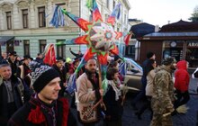 Фото 14: Напередодні Різдва у Львові встановили Різдвяного Дідуха