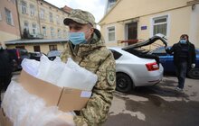 Фото 9: Мерія передала слідчому ізолятору засоби індивідуального захисту