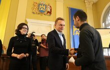 Фото 7: Сьогодні сім’ям бійців АТО вручили ордери на квартири у будинку на вул. Під Голоском, 22