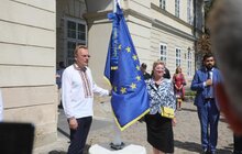Фото 12: Львову урочисто вручили Почесний прапор Призу Європи