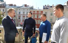 Фото 4: Львівський веслувальник Віталій Вергелес та його тренер отримали премії по 35 тис. грн