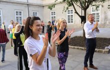 Фото 18: З нагоди Дня фізичної культури і спорту працівники Львівської мерії провели спільну розминку