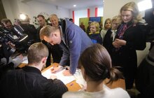 Фото 3: Сім’я міського голови Львова проголосувала