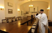 Фото 26: У Львові на пл. Ринок освятили воду, тож львів'яни упродовж дня можуть прийти і набрати її