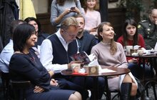 Фото 24: «Соло надірваних струн»: у Львові презентували книгу історій вдів Героїв, які загинули на Донбасі