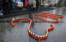 Фото 2: STOP KILLING UKRAINIANS: Львів доєднався до світової мовчазної акції за загиблими українськими дітьми