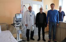 Фото 6: Благодійники подарували 8-мій міській лікарні апарат ШВЛ експертного класу