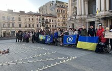 Фото 5: У Львові театральна спільнота вшанувала пам’ять жертв трагедії у Маріуполі (відео)