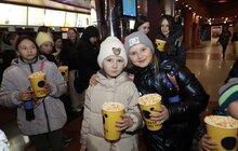 Фото 10: Дітей із модульного містечка повели в кінотеатр на українську Мавку