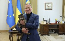 Фото 7: Вперше в історії: до Львова привезли всі три «Золоті мʼячі», які здобували українські футболісти (відео)