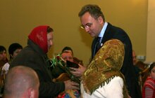 Фото 2: Присвоєння почесного звання «Мати-героїня»