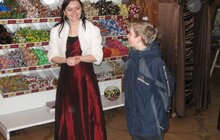Фото 1: На День Валентина потребуючі діти побували в музеї шоколаду