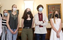 Фото 2: Мер Львова нагородив вчителів та учнів шкіл з нагоди кінця навчального року