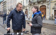 Фото 7: Мер Львова привітав учасників веломарафону «Львівська сотка. Осінь» та взяв участь у велозаїзді