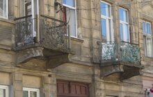 Фото 7: На вул. Курбаса, 8 розпочали реставрувати балкон
