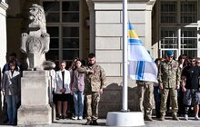 Фото 3: День українського прапора на Чорному морі: в центрі Львова замайорів Військово-Морський Прапор ЗСУ (відео)