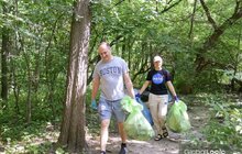 Фото 3: З допомогою унікального додатку EcoHike львів’яни очистили зелену зону Цитадель