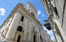 Фото 3: У Львові фасаду 400-літнього Гарнізонного храму повернули автентичний колір
