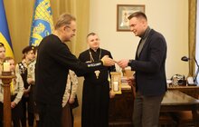 Фото 13: Пластуни принесли до мерії Вифлеємський вогонь миру