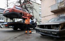 Фото 4: У Львові почали евакуйовувати покинуті автівки (відео)