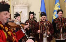 Фото 3: До Львова з колядою завітали гуцули з Криворівні