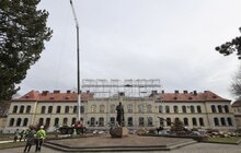 Фото 17: Пошкоджений російським «шахедом» корпус університету в Дублянах накривають тимчасовим куполом (відео)