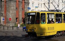 Фото 4: У Львові комунальний транспорт виїхав на маршрути з прапорцями
