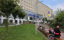 Фото 17: Як у Львові облаштовують безбар’єрний маршрут, який змінить тротуари, зупинки, парки та навіть автобуси (відео)