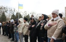 Фото 1: На фасаді львівської школи відкрили одразу 5 меморіальних таблиць пам'яті загиблих захисників України (відео)