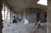 Фото 14: Найскладніші роботи з будівництва ЗD-школи на Варшавській позаду, встановлюють вікна (відео)