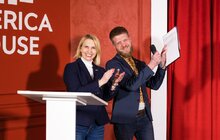 Фото 7: Посолка США в Україні Бріджит Брінк відкрила у Львові Американський дім