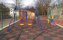 Фото 4: У Львові відновлюють шкільні подвір’я, стадіони та спортивні майданчики