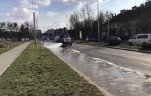Фото 40: Комунальні служби дезінфікують місто: миють вулиці, тротуари, зупинки транспорту, сходові клітки будинків