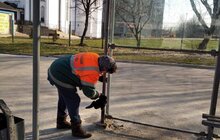 Фото 15: Комунальні служби дезінфікують місто: миють вулиці, тротуари, зупинки транспорту, сходові клітки будинків